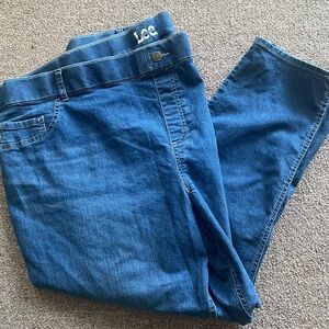 Lee Women’s  Plus Jeans Size 3X Elastic Waist Stretch Dark Blue Straight Leg